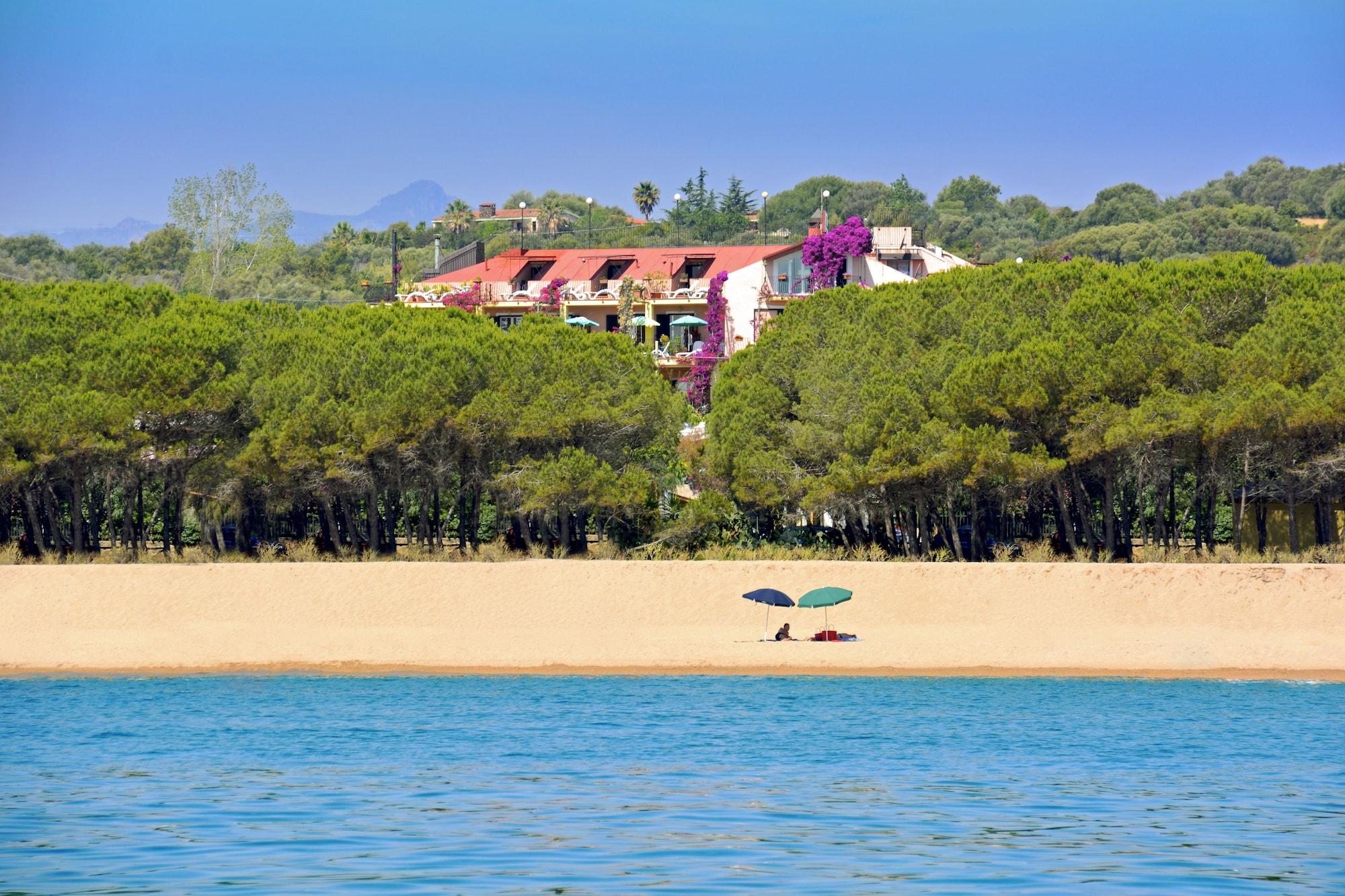 Готель Domus De Janas Sul Mare Барі-Сардо Екстер'єр фото